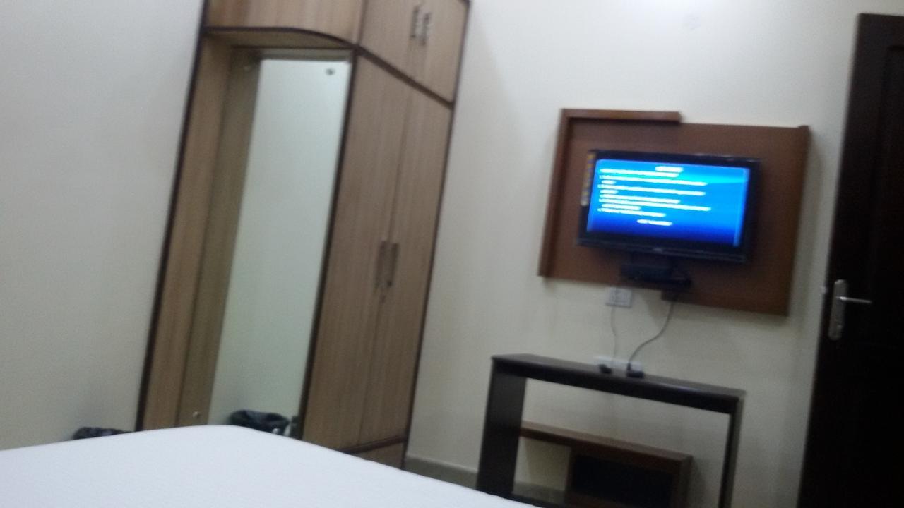 Hotel Royal International New Delhi Bagian luar foto