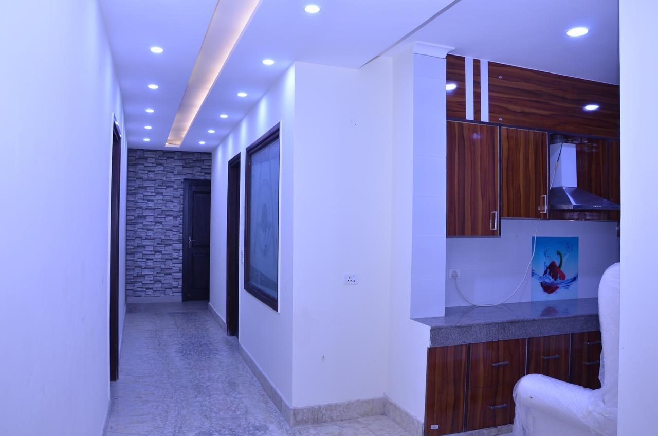 Hotel Royal International New Delhi Bagian luar foto