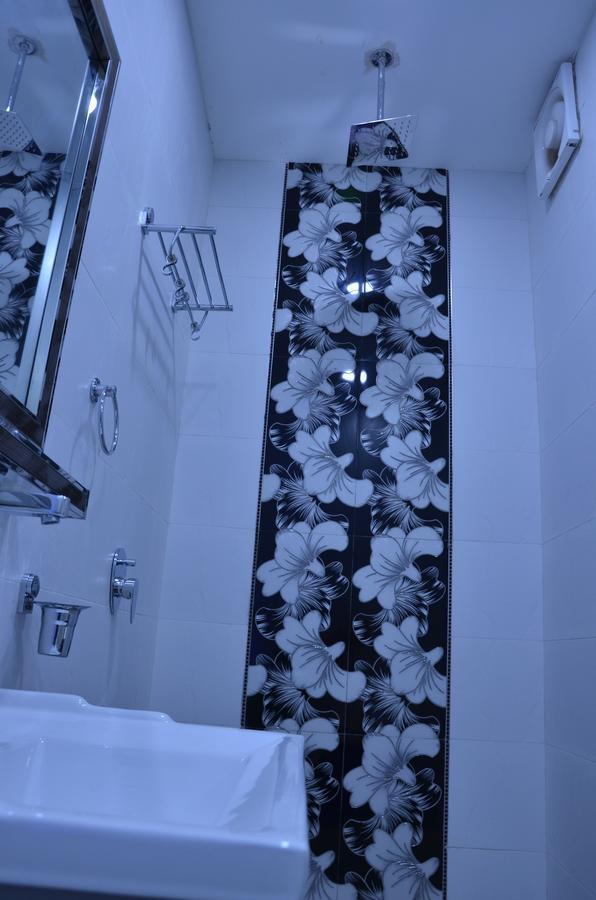 Hotel Royal International New Delhi Bagian luar foto